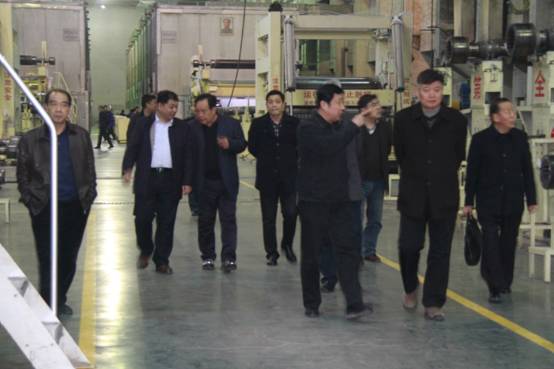 说明: E:\球王会体育\17文件\市人大领导来考察调研\市人大领导来考察调研\_MG_1303.jpg